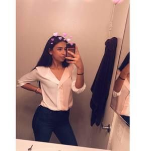 Meet your Posher, Iris